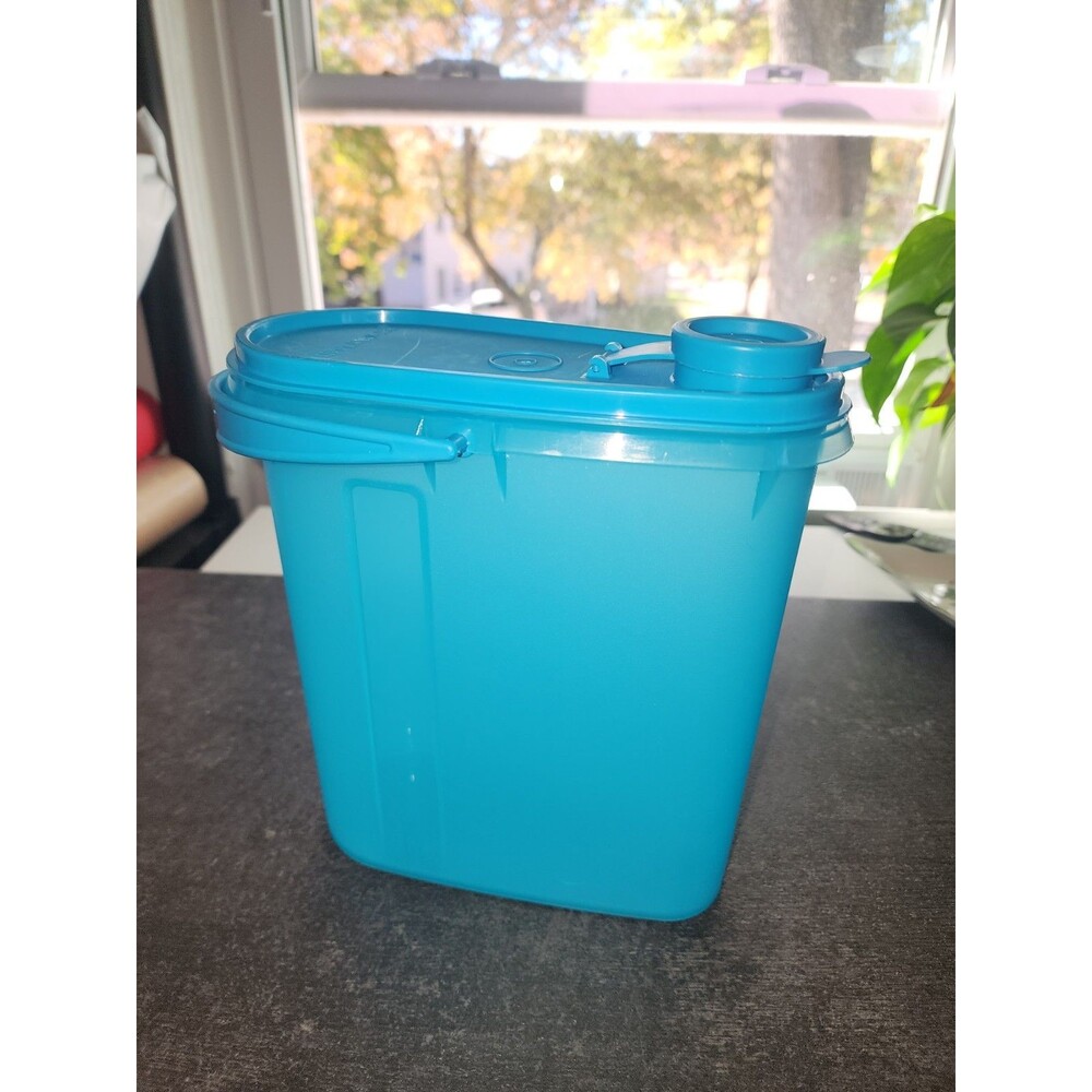 Tupperware 2 Qt Beverage Buddy Pitcher Teal Blue #587-14 NEW